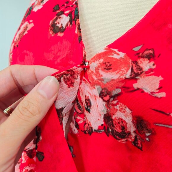 Kut From The Kloth Roll Tab Floral Red V-Neck Pink Blouse Shirt Sheer Top Small - Picture 4 of 11